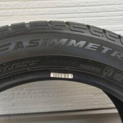 6万円相当のスタッドレスタイヤ🚙まだ使えます‼️４本の価格です‼️これからの季節に⛄ピレリ　アシンメトリコ　235/50R18

アルファード30に使用していました。
使用期間は3シーズン
保管は倉庫内での保管でした。
製造　2017年　35週　(3517)
細かな傷等ありますが、まだまだ使えるお品です✨。
写真にて判断ください。
タイヤの種類...スタッドレスタイヤ
タイヤ幅...235ミリ
扁平率...50%
リム径...18インチ