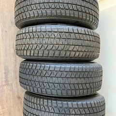 ☆アウディ Q7 スタッドレスタイヤ 235/65R18 106Q☆