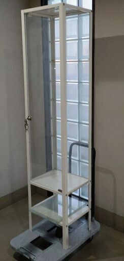 美品！■中古　ガラスショーケース 四段　コレクション　アンティーク　フィギュア　大阪　引き取り大歓迎 横40cm　縦34cm 高さ174cm　鍵付