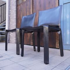 Cassina(カッシーナ)のMARIO BELLINI(マリオ・ベリーニ)デザイン、412 CAB アームレスチェア 2脚セット。本革張りのモダンなダイニングチェアは店舗などにも。MoMA所蔵CL229