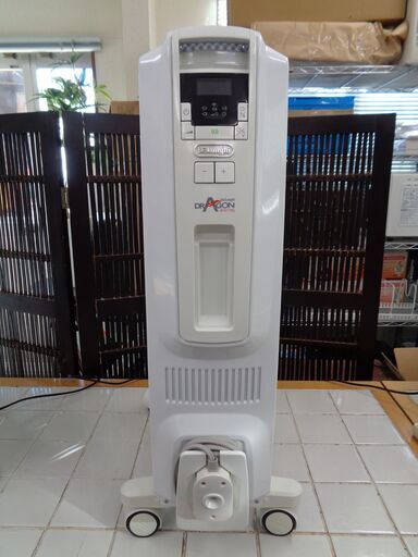 De'Longhi デロンギ　ドラゴンデジタルオイルヒーター　TDD0712W　中古