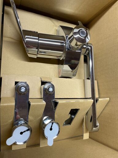値下げしました！【新品】壁付シングル混合水栓（エアイン）