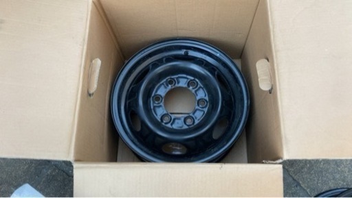 NV350 キャラバン 純正鉄ホイールと純正ホイールキャップ