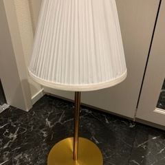 IKEAのおしゃれなランプ　真ちゅうベース