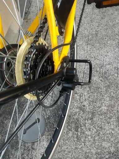 27インチ シティサイクル 鮮やかなイエロー 7速 タイヤ前後溝有り