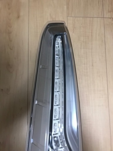 セレナC26後期テールランプ左側(美品)