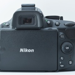 S数約5900回●バリアングル液晶●初心者向け●転送可能●ニコン D5200 1ヶ月動作補償あり！ 安心のゆうパック代引き発送！ 送料、代引き手数料無料！