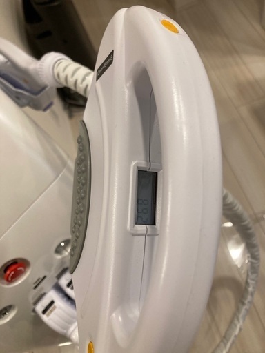 業務用脱毛器　エストラボ社　ルミクスA9