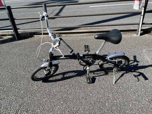 【リサイクルショップどりーむ天保山店】●520●　折り畳み自転車　CARIBOU　ベル付き　美品　状態良好　ベル付き　定価45,000円の品を驚き価格で！