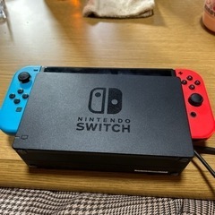 Switchゲーム本体とスプラトゥーン3のカセット付き