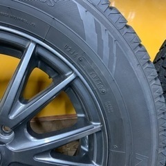 ほぼ新品185/70R14スタッドレスアルミ付き4本
