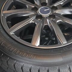 スタッドレスタイヤ　ワンシーズンのみ使用　185/60R15