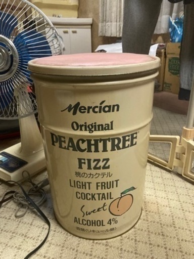 缶のイス