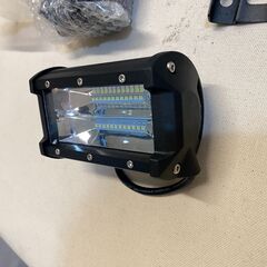 LED ライト　４個の価格　未使用