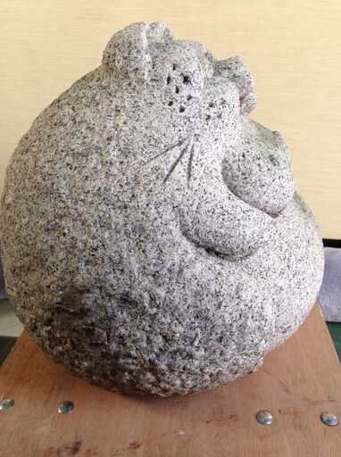 ★6729★たぬき　石　置物　玄関　飾り　縁起物　石像　高さ28cm　オブジェ