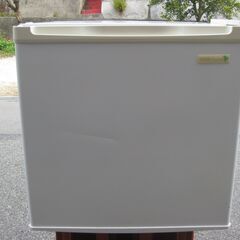 値下げしました。★YAMADA　　小型冷蔵庫　　YRZ-C05B...