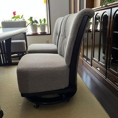 【中古品美品】ダイニングテーブルセット　キャスター付きの椅子