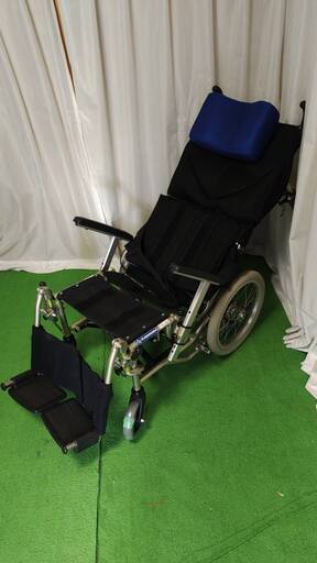 ティルト・リクライニング車椅子　カワムラサイクル　KPF16-40-LO-N