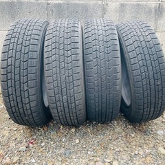 【引き取り限定】175/60R16スタッドレスタイヤあげます