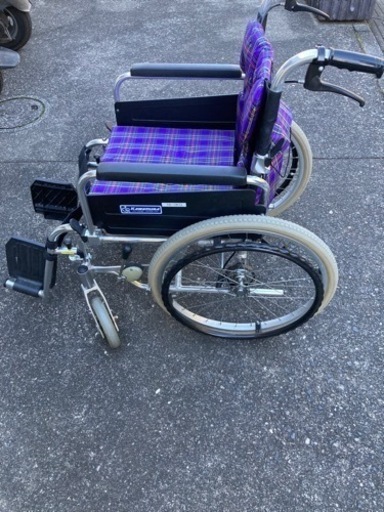 しっかりした車椅子、譲ります。