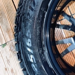 スタッドレスタイヤセット　バリ山　225/65R17 ピレリ