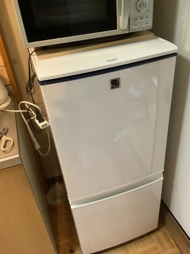 SHARP2ドア冷蔵庫　137L  2015年