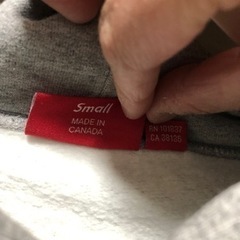 美品 シュプリーム Supreme 刺繍 パーカー