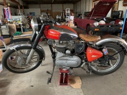 クラシックバイクロイヤルエンフィールド