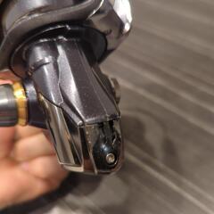 取引中。500円値下げ！取引可能！シマノ15ツインパワー　sw 6000hg　リール　配達可能　ハンドル左右可能