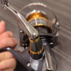 取引中。500円値下げ！取引可能！シマノ15ツインパワー　sw 6000hg　リール　配達可能　ハンドル左右可能