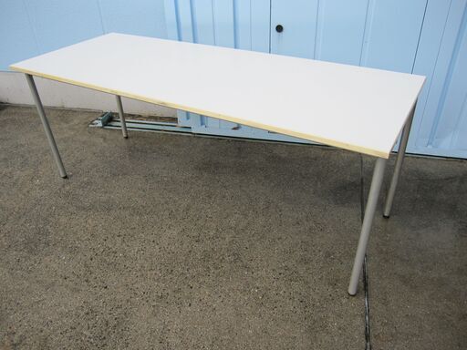 会議テーブル　ホワイト　1800ｘ700　4本脚
