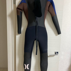 サーフィン　ウェットスーツ