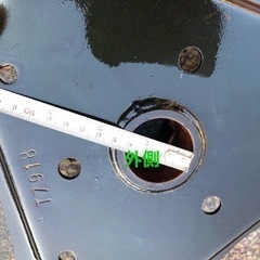 田植え機の後輪の２本　(引き取り限定)