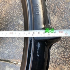 田植え機の後輪の２本　(引き取り限定)