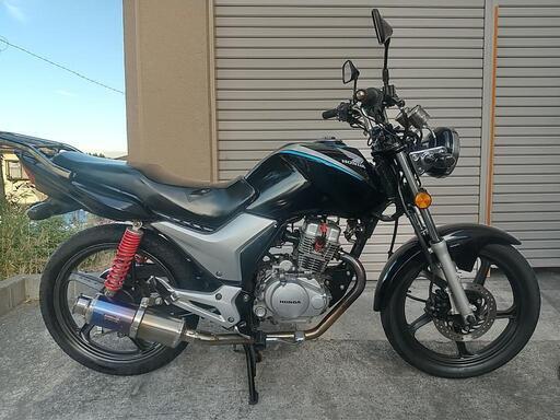 バッテリー、フロントブレーキパッド、エンジンオイル新品　ホンダ　CBF125 BEAMSのマフラー　かっこいいです！