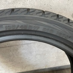 スタッドレスタイヤ　195/45R17 アイスガード7 4本
