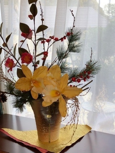 お正月　信楽焼陶器＋花　造花　フェイク