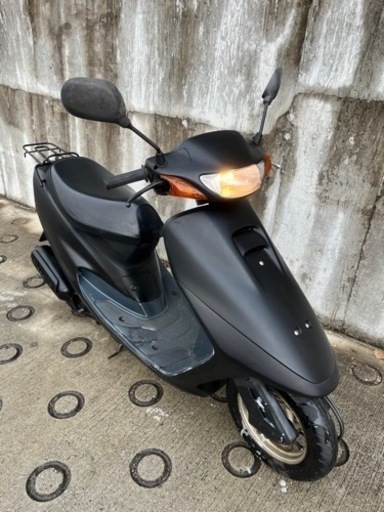 年末セール‼️バッテリー充電済み♪前後タイヤまだまだ山あり 嬉しいガソリン オイル満タン補充 人気急上昇中⤴︎︎⤴︎︎ タクト✴