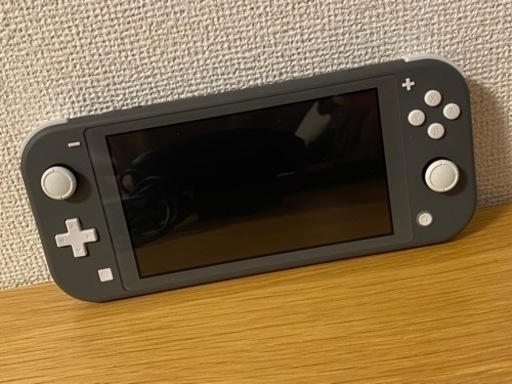 任天堂　Switch light 値下げしました　取引中