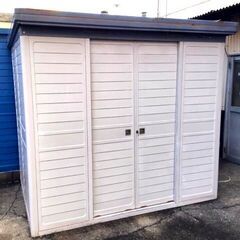 ヨド物置　倉庫　2200×1530×2060　鍵付き　庭先　事務　備品倉庫　庫内棚設置済み
