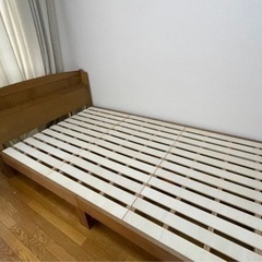 ニトリで購入、セミダブル　ベッド　ベッドフレーム　すのこベッド　...