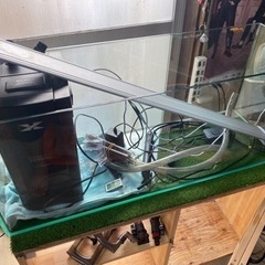 90cm×30cmのスリムガラス水槽 外部フィルター LED水槽ライト