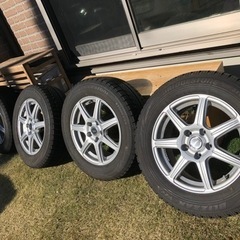 ブリヂストンスタッドレスタイヤ　215/60R16