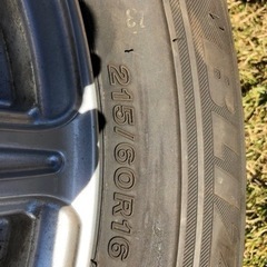 ブリヂストンスタッドレスタイヤ　215/60R16