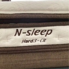 ニトリ　クイーンベッドフレーム　マットレス