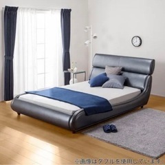 ニトリ　クイーンベッドフレーム　マットレス