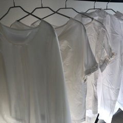 レディース　ホワイトシャツ、Tシャツ、ブラウス5点セット　M〜Lサイズ