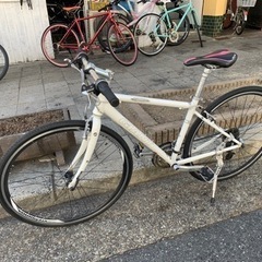 💯💯　ＧＩＡＮＴ　700x28c クロスバイク　白　3x8変速　前後タイヤ　新品