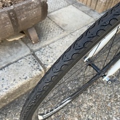 💯💯　ＧＩＡＮＴ　700x28c クロスバイク　白　3x8変速　前後タイヤ　新品