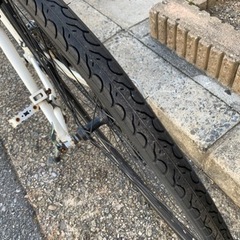 💯💯　ＧＩＡＮＴ　700x28c クロスバイク　白　3x8変速　前後タイヤ　新品